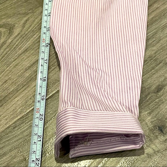 Banana Republic Non Iron Lilac Button Down Shirt - Picture 10 of 12
